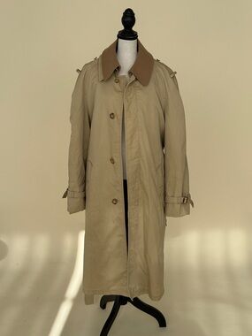 Classic Beige Vintage Trench Coat with Brown Collar and Liner